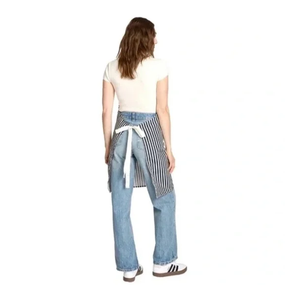 Chef up in Style! Business & Pleasure Navy Striped Apron NWT - Picture 4 of 4